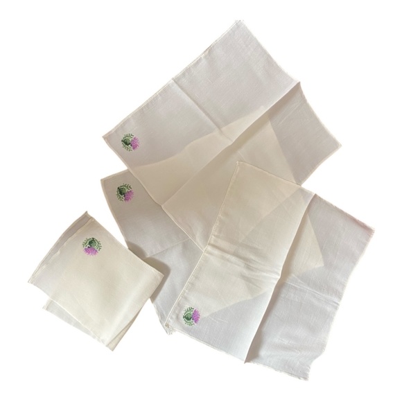 Vintage linen hand embroidered Scottish thistles linens. Set of 4 - Picture 8 of 16